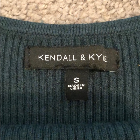Teal Kendall and Kylie Tank - Picture 2 of 3